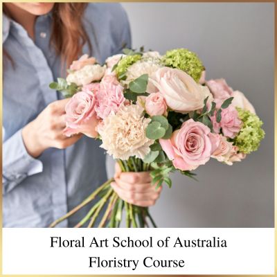 Flowers are the perfect way to show our love, appreciation and that we care. This gift posy of flowers would be an ideal gift for many different occasions. The flowers used in this design are pink roses, cream ranunculus, pale green viburnum and eucalyptus gum. 